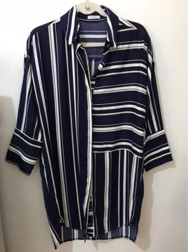 Camisa Listrada Azul e Branca - Tamanho M