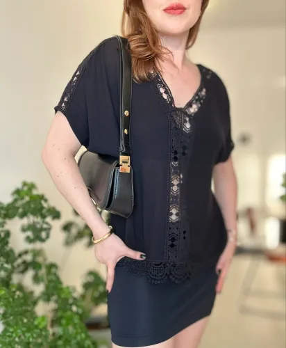Blusa Preta M Com Renda Fresquinha de Verão