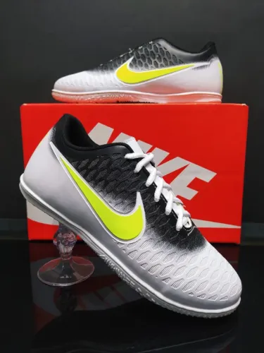 Chuteira Futsal