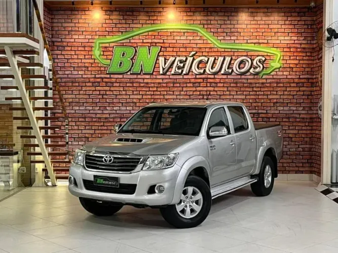 Toyota Hilux CD SRV 4X4 3.0 8V 116cv TB Diesel 2013