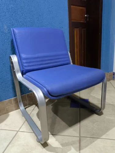 Cadeira de Excelente acabamento - Seminova