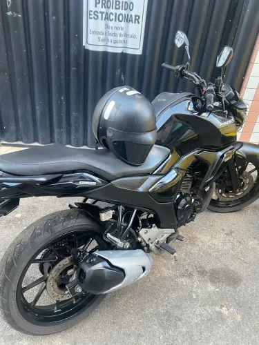 Fazer z15 moto de garagem 