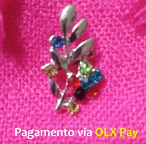 Broche prateado com pedras coloridas - vintage mais de 20 anos
