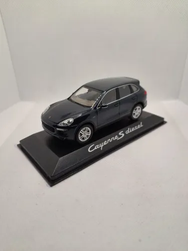 Miniatura Porsche Cayenne S Diesel - Escala 1/43 - Minichamps