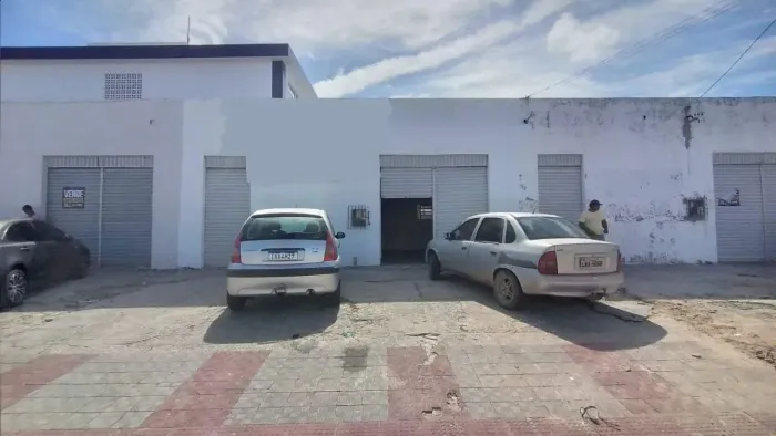 GALPÃO À VENDA BAIRRO INDUSTRIAL! - 2401