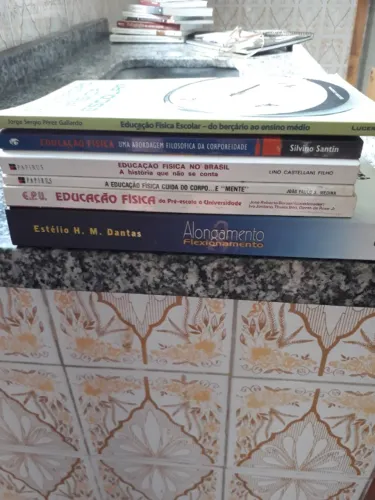 Livros de educação física escolar