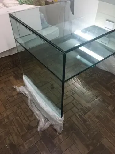 mesa de vidro apoio e expositora para loja