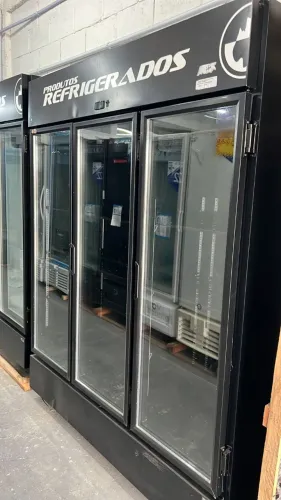Expositor refrigerado multiuso 3 portas (Ester)