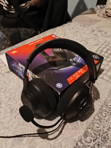 Headset JBL gamer