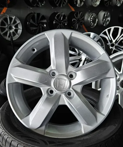 Jogo de rodas usadas aro 15 4x100 Honda City