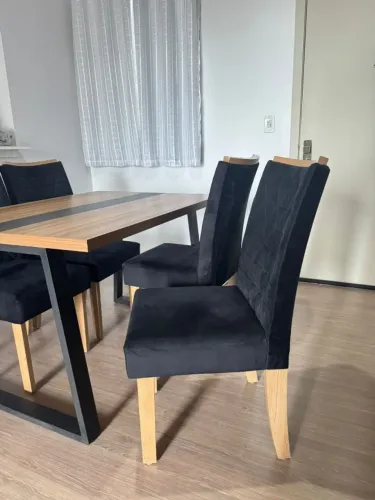 Mesa de Jantar 4 lugares estilo Industrial + cadeiras estofadas 