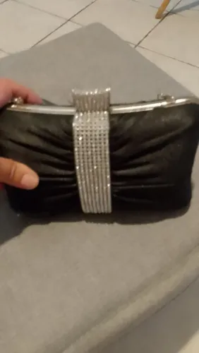 Bolsa de mão da grife La Debbie France. Ideal para festas elegantes