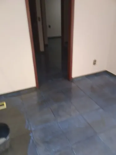 Limpeza pós obra e tratamento de piso