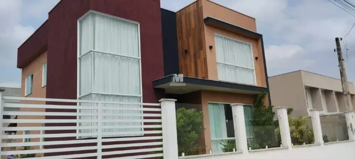 Casa alto padrão mobiliada com 4 quartos a 3min do centro de Gaspar-SC