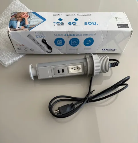 Tomada de embutir mini totem manual para bancada de cozinha QTMOV 1tomada 2 usb