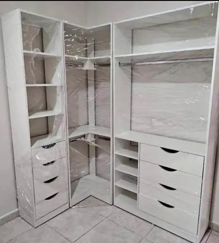 Closet L