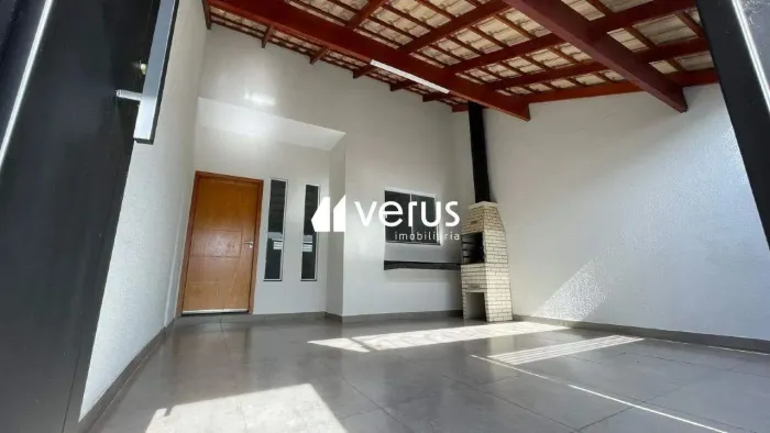 Casa à venda, 2 quartos, 1 suíte, 2 vagas, LARANJEIRAS - Uberlândia/MG