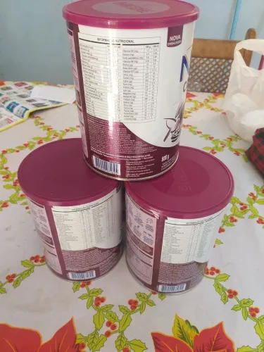 Latas de NAN 800g vazias