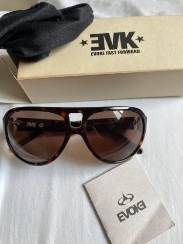 Óculos EVOKE
