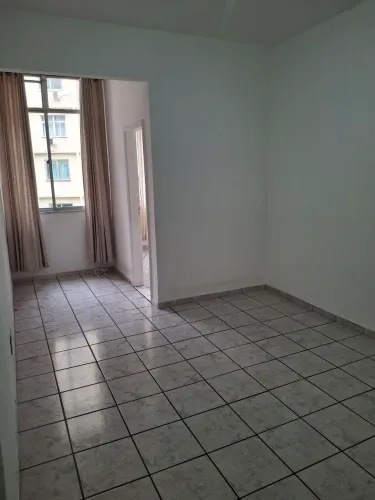 Apartamento 2 quartos rua Bolivar Copacabana