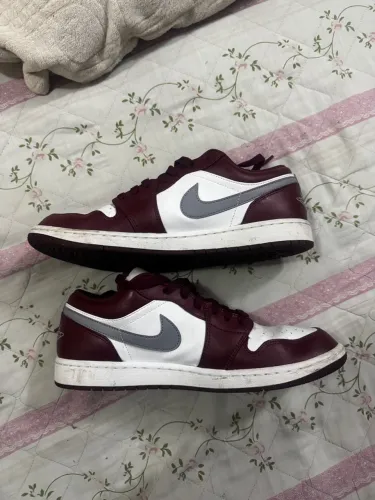 Air Jordan 1 Low - Vinho e Branco