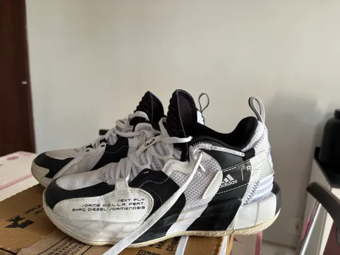 Tênis importado Adidas/Reebok