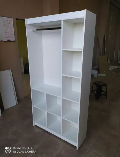 Cabideiro com colmeia lateral em L 100% MDF