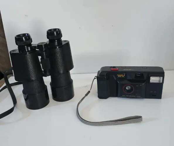 Câmera yashica e Binóculo Antigo