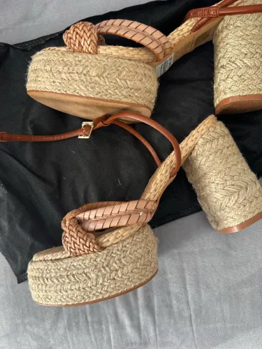 Sandália Santa Lolla nova 