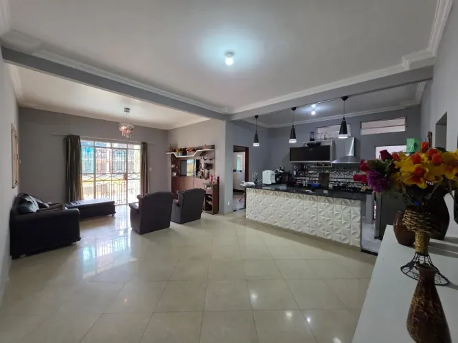 Casa no condomínio (Oásis) Bairro Coroado - VENDO 