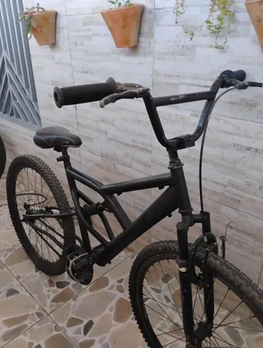 Bicicleta estilo mountain bike (MTB) ?