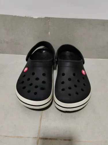 Crocs usada tamanho 38/39 confortável - preço bom 