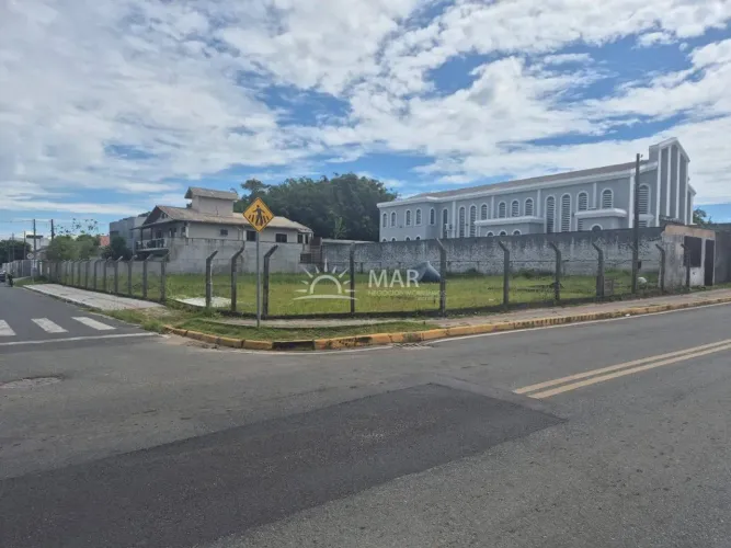 Terreno de esquina em Balneário Piçarras