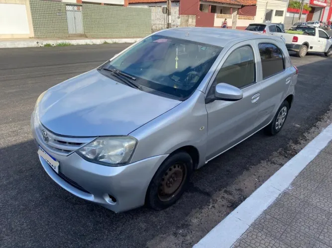 Toyota Etios X 1.3 Flex 16V 5P Mec. 2016