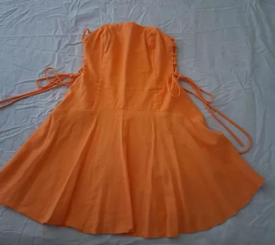VESTIDO TOMARA QUE CAIA, COM ZIPER E REGULAGEM NAS COSTAS ESTILO CORSET