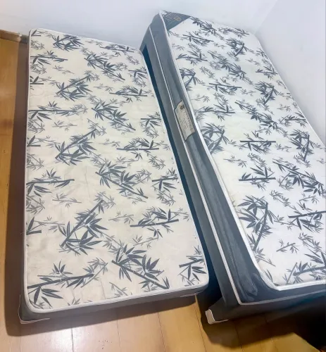 Cama de solteiro com auxiliar