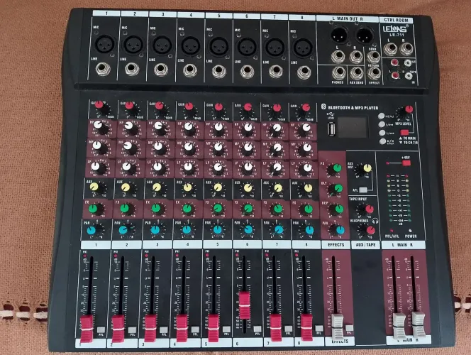Mesa de som profissional 8 canais