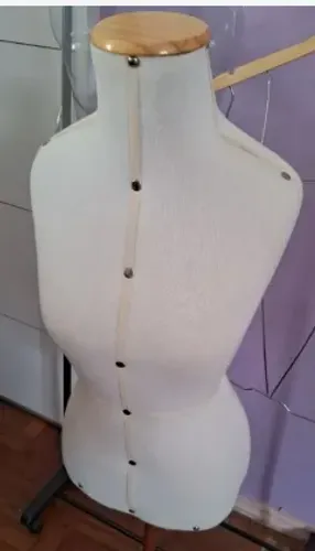 Manequim Feminino com Pedestal Vintage/Retrô