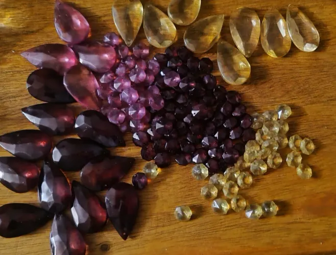 Ponteira Gota Acrílico colorida 24 Castanhas acrílico colorida 120 unidades