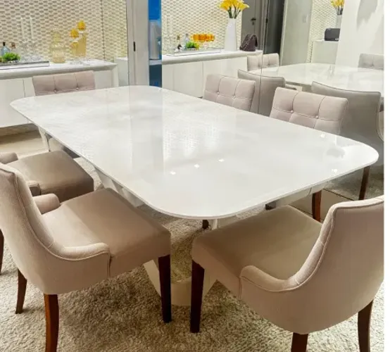 Mesa de jantar e 6 cadeiras