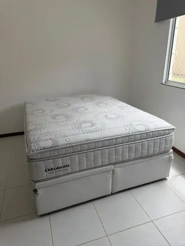 Vendo Cama Queen Colchão Ortobom New Freedom + Base Box Baú