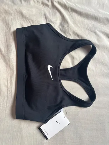Top Nike 