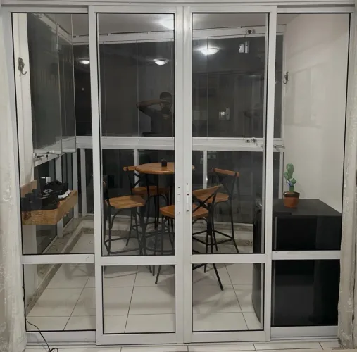 vendo porta de alumínio