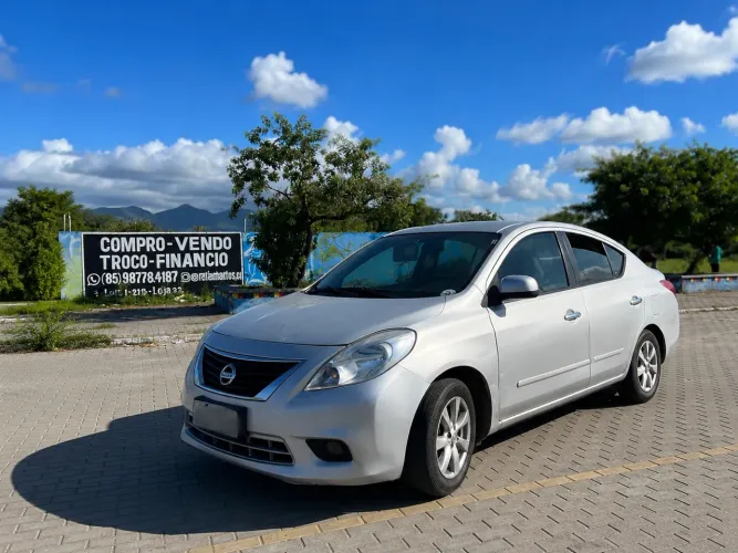 Nissan Versa SL 1.6 16V Flex Fuel 4P Mec. 2013