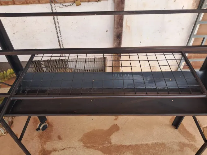 Vende-se churrasqueira para espertinho