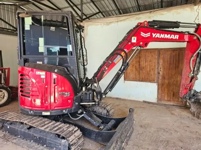MINI ESCAVADEIRA YANMAR VIO35 ANO 2024