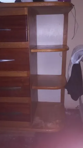 Vendo uma cômoda