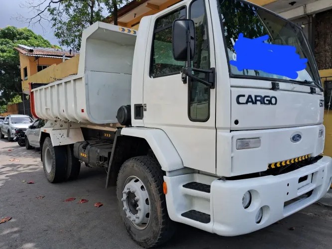 Caminhão Ford  1517 Cargo.