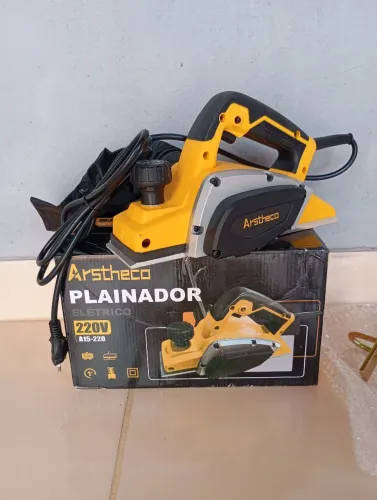 Plainar elétrica 220vots profissional lacrada na caixa