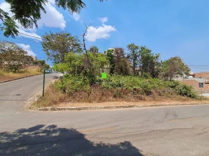 Lotes em Condomínio em Trilhas Do Sol.